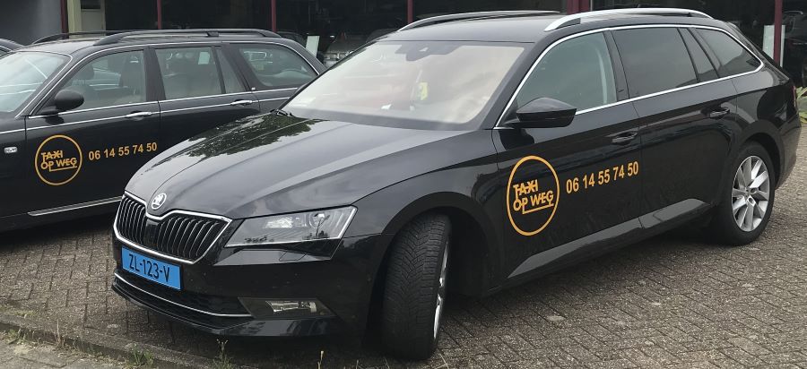afbeelding Oude en Nieuwe taxi van Taxi Op Weg